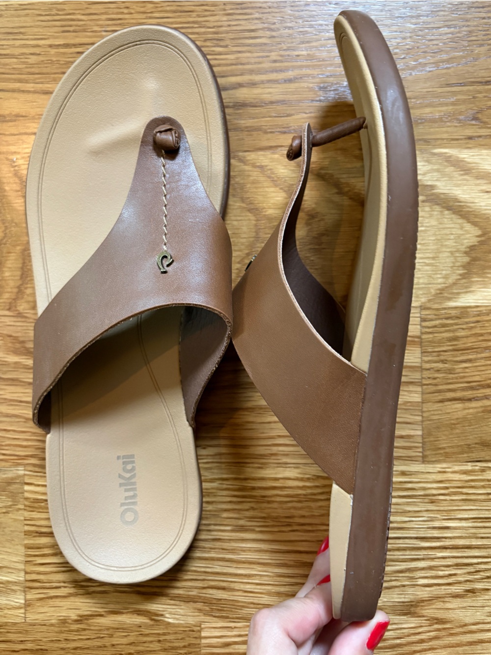 [Like New] OluKai Ho‘ōpio Mele Sandals in toffee/warm sand, size 9 - Picture 8 of 10